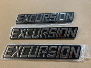 2000-2005 00-05 FORD EXCURSION FENDERS & TAILGATE EMBLEM SET OF 3 - Foto 1 di 4