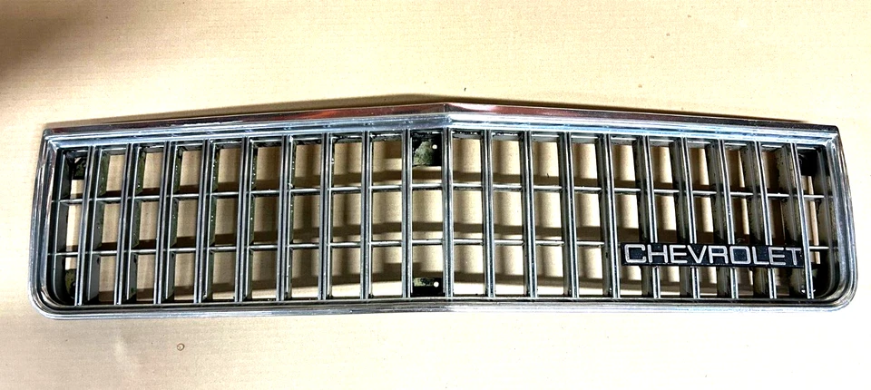1986-1990 Chevrolet Caprice Chrome Grille 14081651 - Photo 1/4