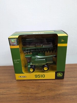 1/64 Ertl Farm Toy John Deere 9510 Combine with Corn Head  - Image 1 of 3
