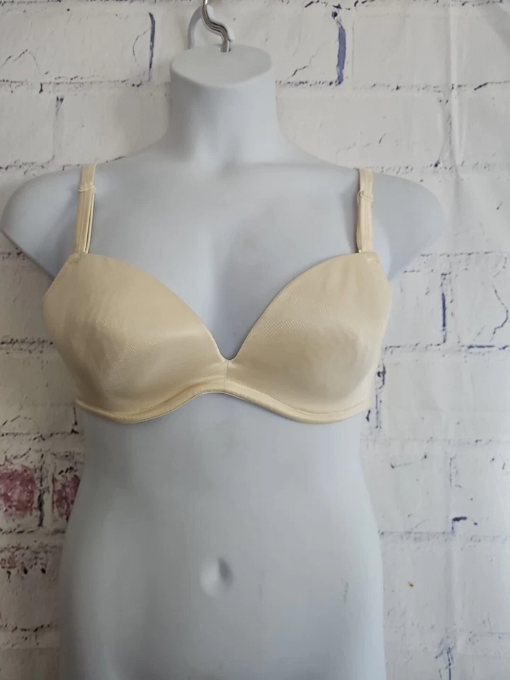 Wonderbra Wonderboost Seamless Foam Underwire Bra Ivory Size 38B Convertible - Image 1 of 4
