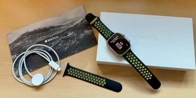 Apple Watch Ultra 2 GPS + Cellular, 49 mm Titangehäuse mit Nike+ Sport Armband - Bild 1 von 4