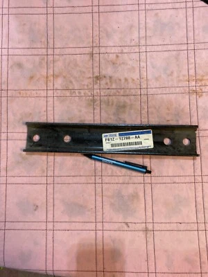 OEM NEW 1999-2016 Super Duty Rear Bumper  Bracket - Image 1 of 4