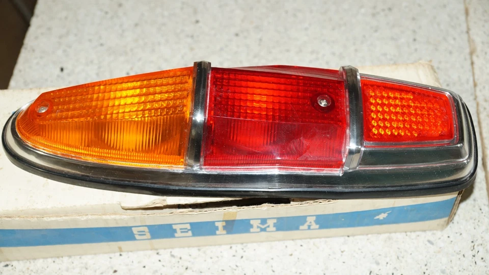 Luz trasera completa original SEIMA 613-01 para Simca 1500 Break 20171601 Foto 1 de 3