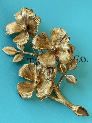 Broche prendedor Tiffany & Co oro 14K triple dogwood flor 12,8 grms número 2,5 pulgadas Foto 1 de 4