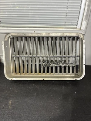 Oldsmobile Cutlass Supreme 1971 parrilla delantera izquierda con emblema OEM GM, ¡leer!! Foto 1 de 4