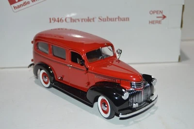 Chevrolet Suburban 1946 Danbury como nuevo 1:24 rojo - NUEVO con accesorios Foto 1 de 4