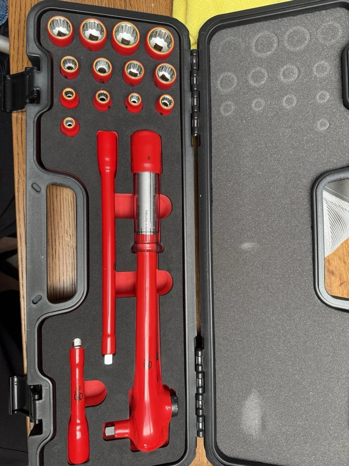 Insulated 3/8" Dr. Torque MM Socket Set - Image 1 of 1