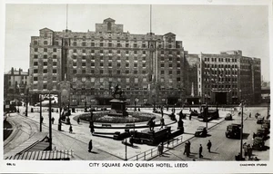 1957 Leeds, City Square & Queens Hotel, RPPC B&W Real Photo Postcard Yorkshire - Picture 1 of 2