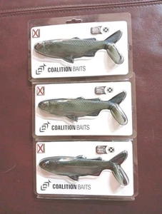 3er Pack 13 Fishing Coalition The Mullet Boot Tail Swimbait 6&1/2" 1&3/4 oz. Dunkel - Bild 1 von 1