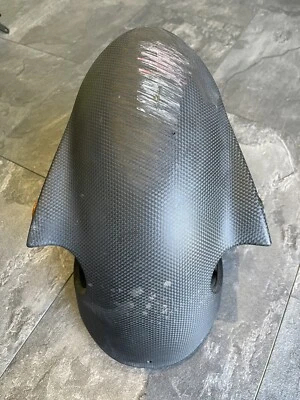 Guardabarros delantero Aprilia Tuono V4 1100 repuestos 2018 fabricante de equipos originales 6029 millas RSV4 Foto 1 de 4