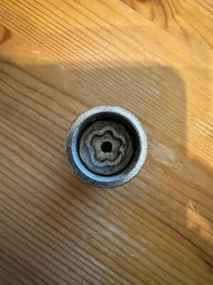 Seat Alhambra 2014 2015 2016 Locking Wheel nut Key Adapter Bolt - Image 1 of 2