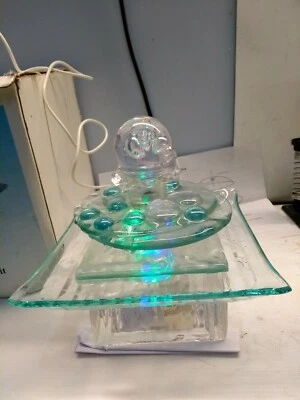 WH05077 - Pequeña fuente de vidrio EUROFONTANE - 19x19x21 CM - Usado Foto 1 de 3