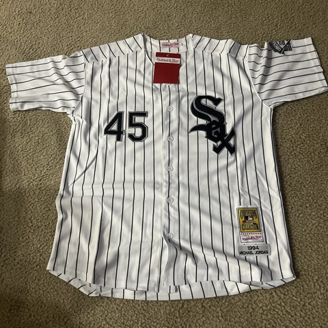 NEW!!! WHITE PIN STRIPE WHITE SOX MICHAEL JORDAN JERSEY LARGE!!! Cover