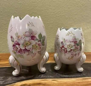 INARCO 1962 VINTAGE HAND PAINTED PINK FLORAL 3  FOOTED EGG GOLD TRIM Set Of 2 - Picture 1 of 10