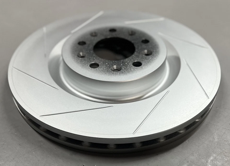 Disco de freno delantero ventilado Aston Martin DB9 (2004-2013) y V8 Vantage (2005-2018) Foto 1 de 3