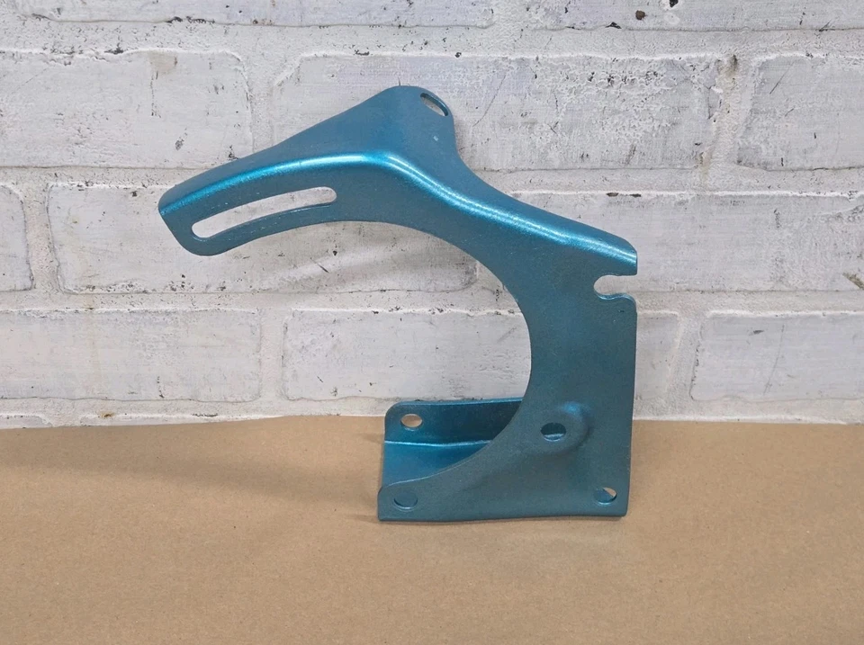 吉普 CJ 1976 - 86 工厂 258 6cyl 交流发电机安装支架 -- CJ5 CJ7 CJ8 — 第 1/4 张图片