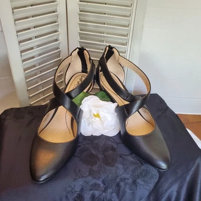 Zapatos de salón Lifestride Soft System para mujer talla 10M Giovanna 3 negros con tacón. Foto 1 de 4