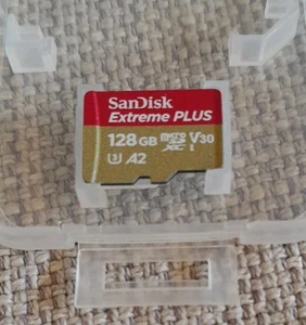 SanDisk Extreme PLUS 128GB Micro SD Card - Photo 1 sur 3