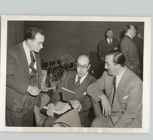 LATIN AMERICAN JEWISH Leaders Discuss PALESTINE w E. FABREGAT 1947 Press Photo - Picture 1 of 2