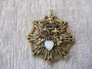 Vintage large medallion pendant gold tone metal heart crown moon fleur de lis - Picture 1 of 8