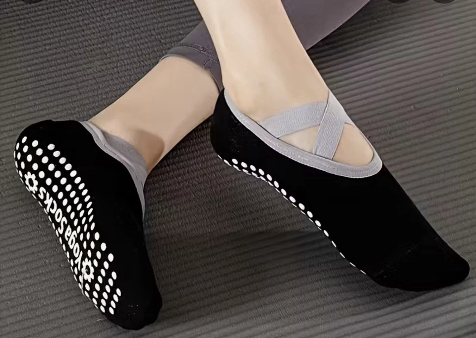 6 pares de calcetines negros antideslizantes con suela de silicona para mujer Foto 1 de 3