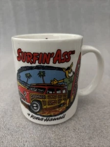 Tazza vintage Keoki Surfin' Ass Hawaii grafica asino tavola da surf tazza 12 once - RARA - Foto 1 di 8