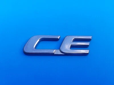 98 99 00 01 02 03 04 05 06 TOYOTA SIENNA CE EMBLEMA TRASERO LOGOTIPO INSIGNIA OEM (2000) Foto 1 de 3