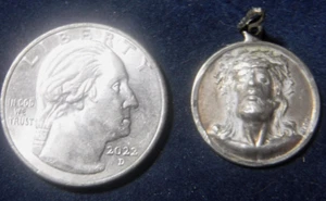 Jesus Holy Face Medal Sterling Silver - Picture 1 of 2