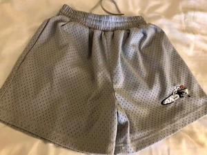 Boys size 8 shorts elastic waist 22-24 inseam 4.5" And 1 - Picture 1 of 5