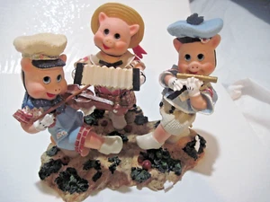 Three Little Pigs playing music Madame Alexander Figurine in original box - Picture 1 of 21