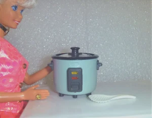 Miniature Hint of Blue Gray Crock Pot With Removable Lid~*~For Barbie or ? - Picture 1 of 5