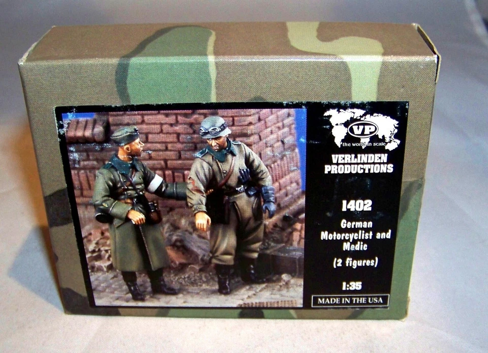 VERLINDEN 1:35 GERMAN WWII WOUNDED MOTORCYCLIST AND MEDIC RESIN FIGURES SET 1402 - Image 1 of 1