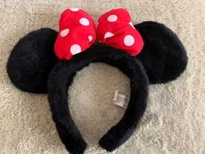 Disneyland Minnie Mouse diadema con arco rojo lana negra Halloween - Imagen 1 de 6