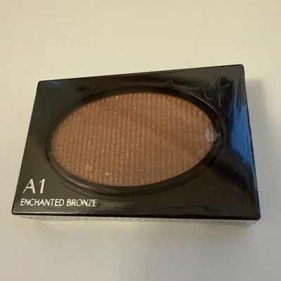 New RARE Shiseido The Makeup Accentuating Color For Eyes A1 enchanted Bronze - Image 1 of 3