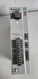 😎 ALLEN BRADLEY ULTRAQ3000I INDEXING SERVO DRIVE 120/240 VAC 1 PHASE 2098-DSD-X - Picture 1 of 8