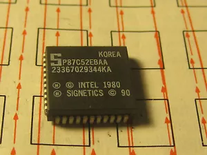 1pcs P87C52EBAA 8BIT MICROCONTROLLER 8KB 16MHZ OTP PLCC - Imagen 1 de 1