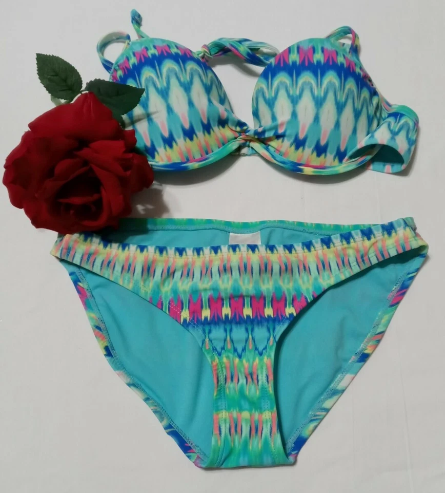 Conjunto de bikini de natación para mujer XHILARATION parte superior (M) e inferior (S) colorido geo luz push up Foto 1 de 4