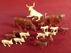 VINTAGE MARX FARM PLAY SET ANIMALS CATTLE COWS PIGLETS LAMBS KID GOATS 16 PIECES - Picture 1 of 6