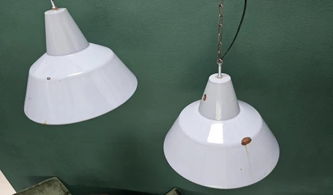 Set of 2 vintage industrial hanging lamps with chain, gray enamel Cover