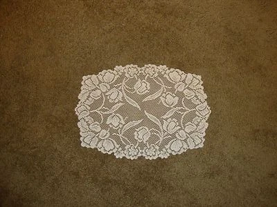 HERITAGE LACE Ivory lace Dutch Garden design Doily/Placemat 19 x 14