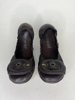 Bernardo Ballet Flats Shoes Women Size 5.5M Brown Leather Buckle Detail  - Image 1 of 4