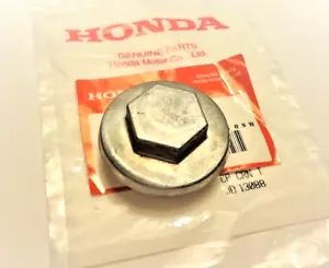 HONDA CB125 S (1984-85) XL125 S (1985) TAPPET CAP COVER GENUINE HONDA PARTS - Picture 1 of 3