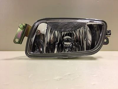 Faro antiniebla delantero lado izquierdo para MITSUBISHI Pajero Montero Shogun 2000 - 2003 Foto 1 de 4