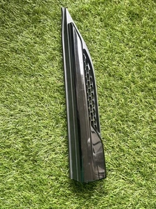 2012-2019 LAND RANGE ROVER EVOQUE L538 - FRONT RIGHT FENDER AIR VENT GRILLE OEM - Picture 1 of 2