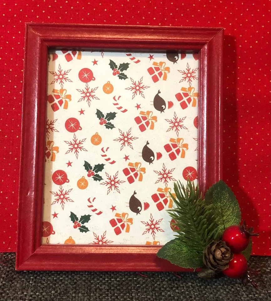 decoración navidad, marco de fotos rojo, 5x7 nostálgico con bayas de acebo Foto 1 de 1