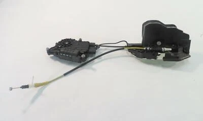 BMW 740i 750i 760i 2011-2015 (F01) PESTILLO DE CERRADURA DE PUERTA TRASERA LADO IZQUIERDO (CIERRE SUAVE) Foto 1 de 4