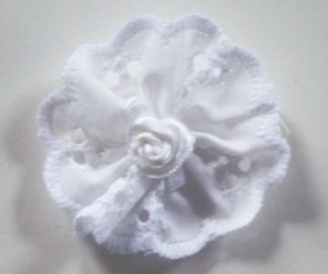10 White Eyelet/White Rose Center 1 3/4" Appliques ab-125 - Picture 1 of 1