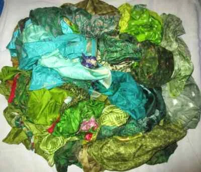 ON LOT PURE SILK Antique Vintage Sari Recycled REMNANT Fabrics 100 GRAMS Green - Image 1 of 4