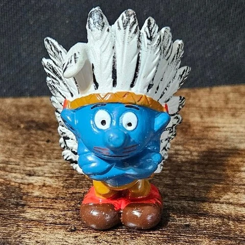 Vintage 1981 Smurf Indian Chief 2" Toy Figure Peyo Cover