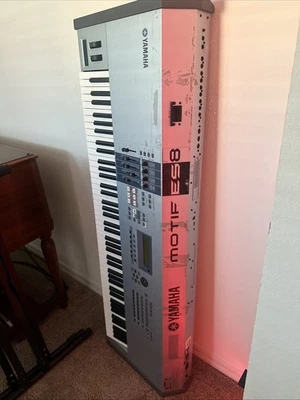 Yamaha Motif ES 8 Production Synthesizer 2000s - Gray - Image 1 of 4